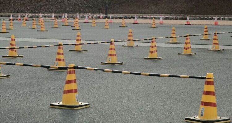 Direksiyon sınavının süresini ve uygulama aşamasını temsil eden sürücü