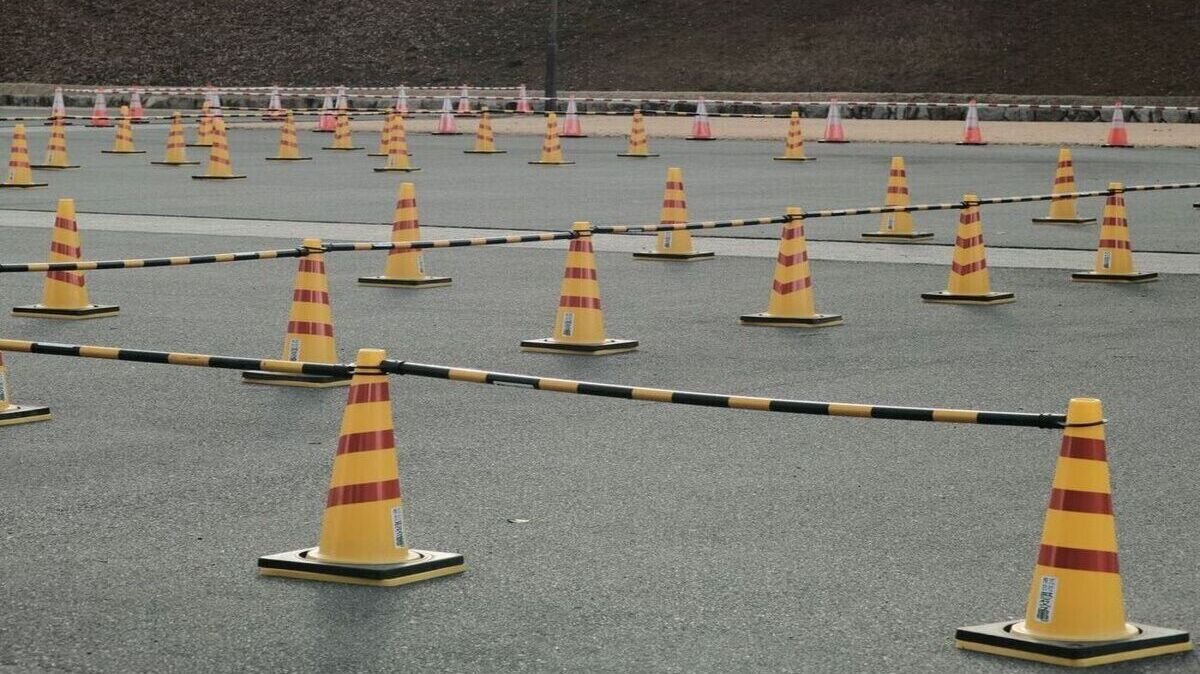 Direksiyon sınavının süresini ve uygulama aşamasını temsil eden sürücü